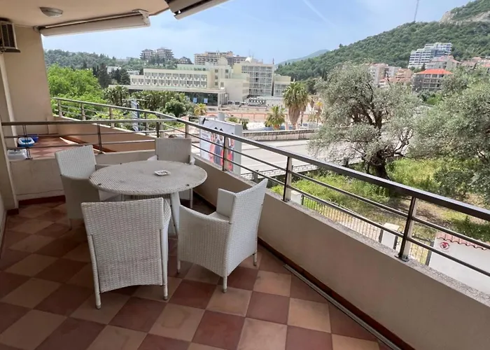 Flat In Budva